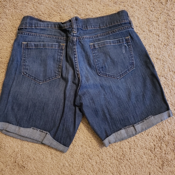 Old Navy rolled cuffed shorts - Picture 2 of 2